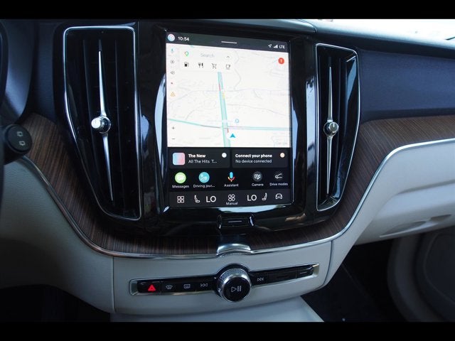 2022 Volvo XC60 Momentum