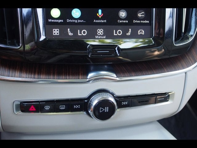 2022 Volvo XC60 Momentum