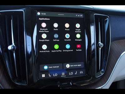2022 Volvo XC60 Momentum