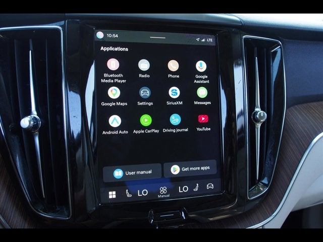 2022 Volvo XC60 Momentum