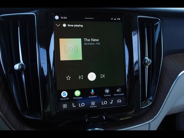 2022 Volvo XC60 Momentum