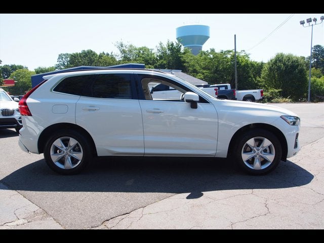 2022 Volvo XC60 Momentum
